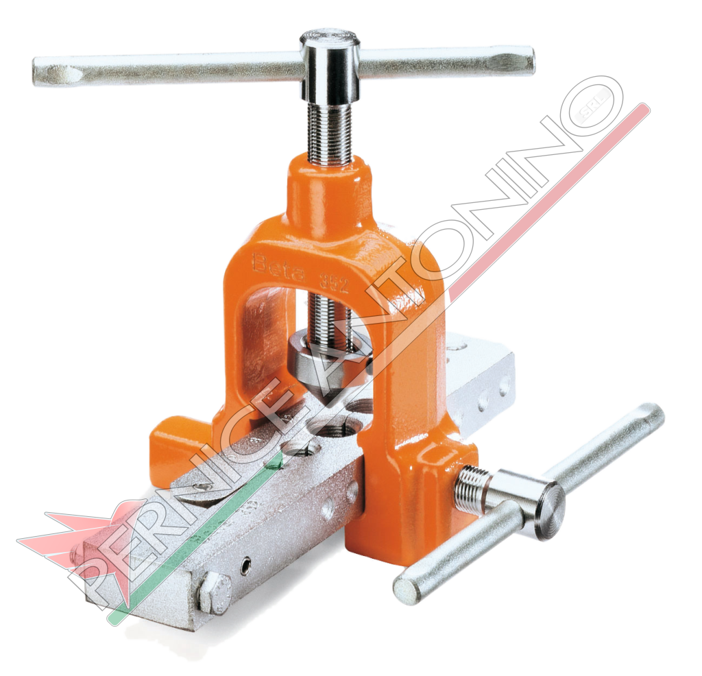 Adjustable tube flaring tool for copper and light alloy pipes